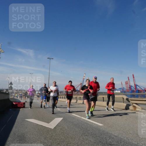 03.10.2025 - Köhlbrandbrückenlauf Matties Gatica Varas http://msf.ph/oto/9001040 03.10.2025 12:54:13 Position 2  meine-sportfotos.de