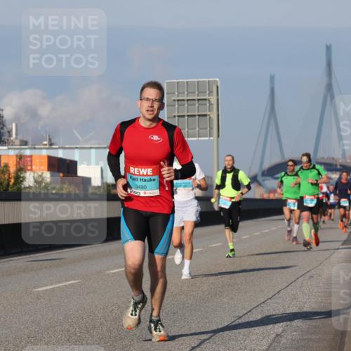 03.10.2025 - Köhlbrandbrückenlauf Luisa Fischer http://msf.ph/oto/9001061 03.10.2025 10:43:04 Position 3 3490 meine-sportfotos.de
