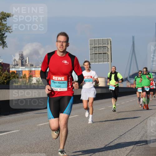 03.10.2025 - Köhlbrandbrückenlauf Luisa Fischer http://msf.ph/oto/9001076 03.10.2025 10:43:04 Position 3 3490 meine-sportfotos.de