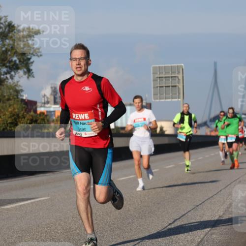 03.10.2025 - Köhlbrandbrückenlauf Luisa Fischer http://msf.ph/oto/9001082 03.10.2025 10:43:05 Position 3 3490 meine-sportfotos.de