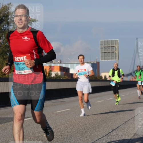 03.10.2025 - Köhlbrandbrückenlauf Luisa Fischer http://msf.ph/oto/9001091 03.10.2025 10:43:05 Position 3 3490 meine-sportfotos.de