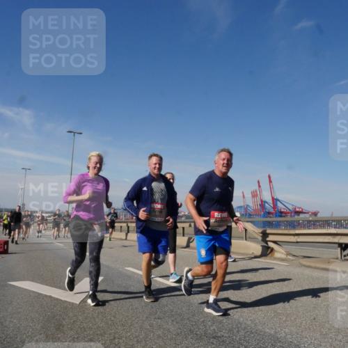 03.10.2025 - Köhlbrandbrückenlauf Matties Gatica Varas http://msf.ph/oto/9001093 03.10.2025 12:54:16 Position 2 118 meine-sportfotos.de