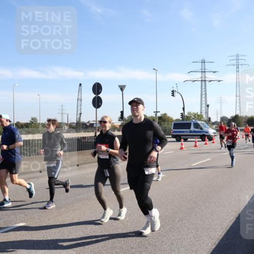 03.10.2025 - Köhlbrandbrückenlauf Julia Fischer http://msf.ph/oto/9001096 03.10.2025 12:16:46 Position 3  meine-sportfotos.de