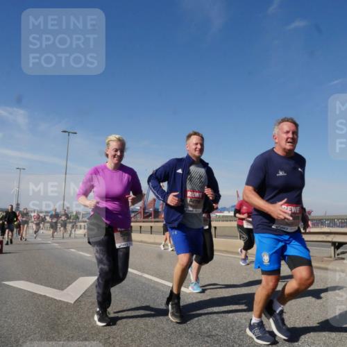 03.10.2025 - Köhlbrandbrückenlauf Matties Gatica Varas http://msf.ph/oto/9001099 03.10.2025 12:54:16 Position 2  meine-sportfotos.de