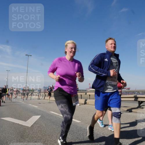 03.10.2025 - Köhlbrandbrückenlauf Matties Gatica Varas http://msf.ph/oto/9001107 03.10.2025 12:54:17 Position 2 5126 meine-sportfotos.de