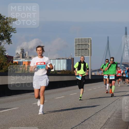 03.10.2025 - Köhlbrandbrückenlauf Luisa Fischer http://msf.ph/oto/9001110 03.10.2025 10:43:06 Position 3 3715 meine-sportfotos.de