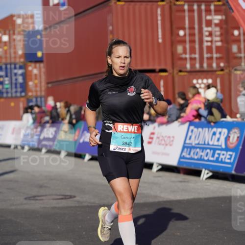 03.10.2025 - Köhlbrandbrückenlauf Michael Burmester http://msf.ph/oto/9001117 03.10.2025 10:05:20 Ziel 1385, 2084, 2661, 3679, 3842 meine-sportfotos.de