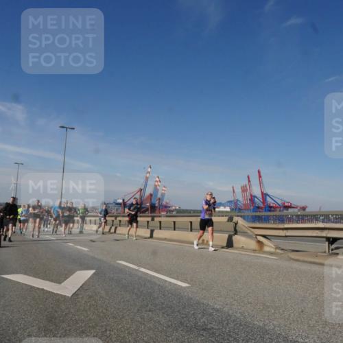 03.10.2025 - Köhlbrandbrückenlauf Matties Gatica Varas http://msf.ph/oto/9001126 03.10.2025 12:54:18 Position 2  meine-sportfotos.de