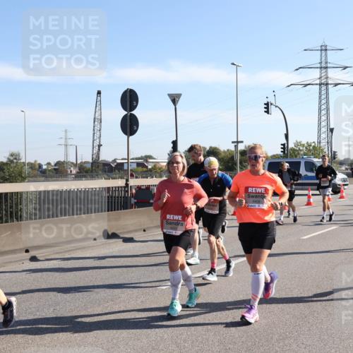 03.10.2025 - Köhlbrandbrückenlauf Julia Fischer http://msf.ph/oto/9001129 03.10.2025 12:16:53 Position 3 4423, 4408, 6318 meine-sportfotos.de
