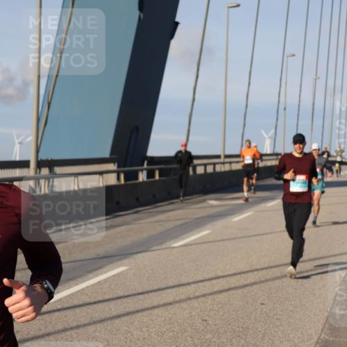 03.10.2025 - Köhlbrandbrückenlauf Julia Fischer http://msf.ph/oto/9001137 03.10.2025 09:37:34 Position 2 3834 meine-sportfotos.de