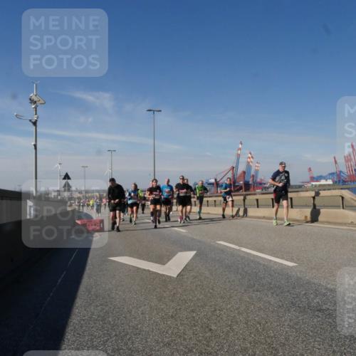 03.10.2025 - Köhlbrandbrückenlauf Matties Gatica Varas http://msf.ph/oto/9001143 03.10.2025 12:54:20 Position 2  meine-sportfotos.de