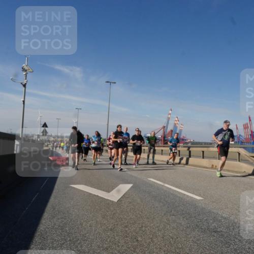 03.10.2025 - Köhlbrandbrückenlauf Matties Gatica Varas http://msf.ph/oto/9001155 03.10.2025 12:54:21 Position 2  meine-sportfotos.de