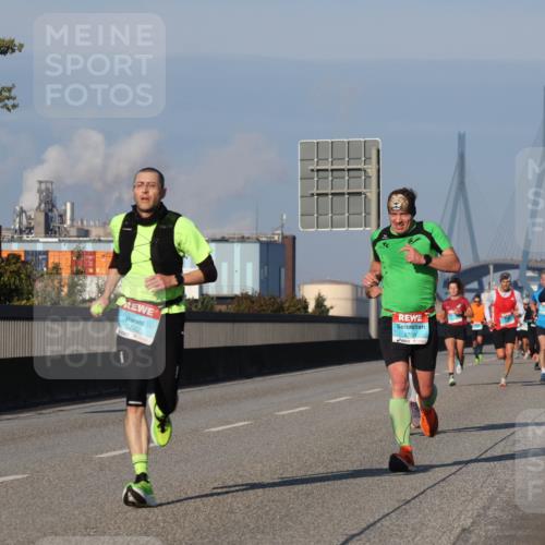 03.10.2025 - Köhlbrandbrückenlauf Luisa Fischer http://msf.ph/oto/9001168 03.10.2025 10:43:09 Position 3 3720, 2703 meine-sportfotos.de