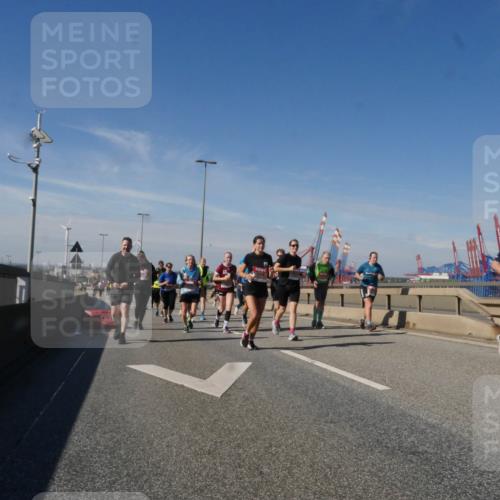 03.10.2025 - Köhlbrandbrückenlauf Matties Gatica Varas http://msf.ph/oto/9001170 03.10.2025 12:54:22 Position 2  meine-sportfotos.de