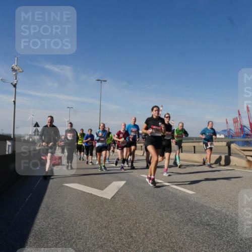 03.10.2025 - Köhlbrandbrückenlauf Matties Gatica Varas http://msf.ph/oto/9001183 03.10.2025 12:54:23 Position 2  meine-sportfotos.de