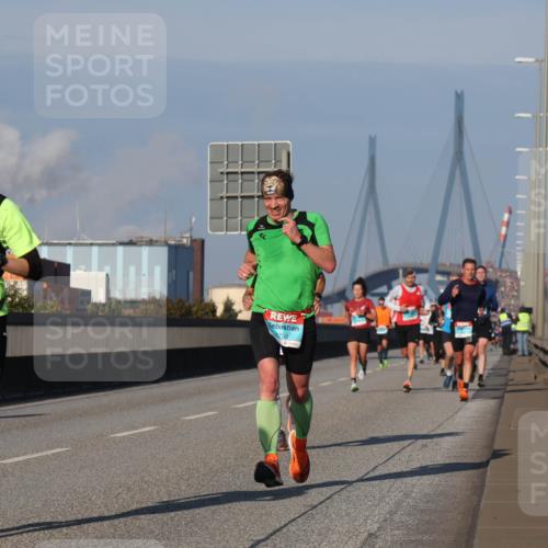 03.10.2025 - Köhlbrandbrückenlauf Luisa Fischer http://msf.ph/oto/9001188 03.10.2025 10:43:10 Position 3 3720, 703 meine-sportfotos.de