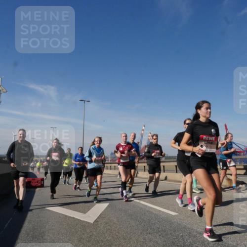 03.10.2025 - Köhlbrandbrückenlauf Matties Gatica Varas http://msf.ph/oto/9001196 03.10.2025 12:54:24 Position 2 477, 18 meine-sportfotos.de