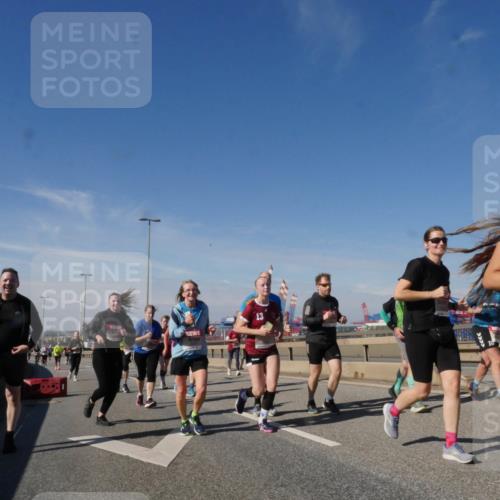 03.10.2025 - Köhlbrandbrückenlauf Matties Gatica Varas http://msf.ph/oto/9001201 03.10.2025 12:54:24 Position 2 13 meine-sportfotos.de