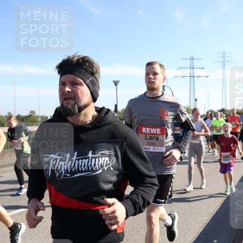 03.10.2025 - Köhlbrandbrückenlauf Julia Fischer http://msf.ph/oto/9001202 03.10.2025 12:17:03 Position 3 836, 5096 meine-sportfotos.de