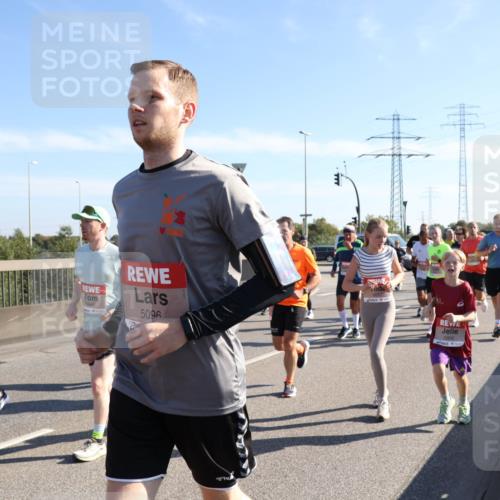 03.10.2025 - Köhlbrandbrückenlauf Julia Fischer http://msf.ph/oto/9001207 03.10.2025 12:17:03 Position 3 5845, 5096, 6056 meine-sportfotos.de