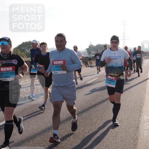 03.10.2025 - Köhlbrandbrückenlauf Fabian Wolf http://msf.ph/oto/9001209 03.10.2025 09:17:28 Position 3 3011, 3300, 3542, 3280 meine-sportfotos.de