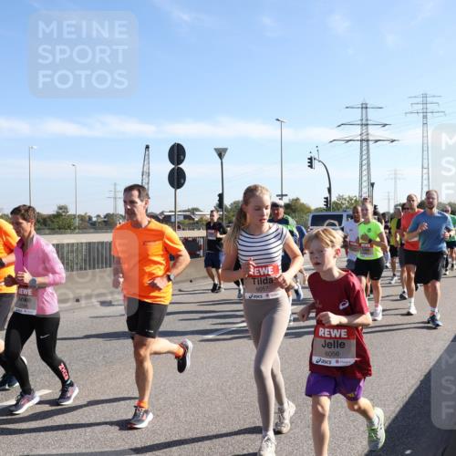 03.10.2025 - Köhlbrandbrückenlauf Julia Fischer http://msf.ph/oto/9001211 03.10.2025 12:17:04 Position 3 4799, 6057, 6056 meine-sportfotos.de