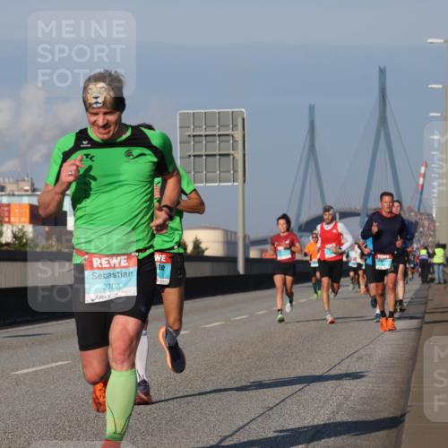 03.10.2025 - Köhlbrandbrückenlauf Luisa Fischer http://msf.ph/oto/9001216 03.10.2025 10:43:12 Position 3 2703 meine-sportfotos.de