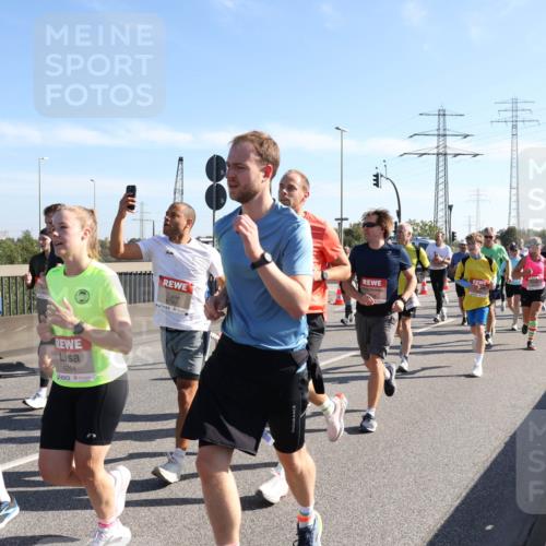03.10.2025 - Köhlbrandbrückenlauf Julia Fischer http://msf.ph/oto/9001228 03.10.2025 12:17:06 Position 3 4679, 4264, 6782 meine-sportfotos.de