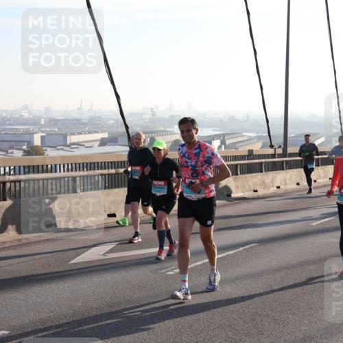 03.10.2025 - Köhlbrandbrückenlauf Julia Fischer http://msf.ph/oto/9001230 03.10.2025 09:23:34 Position 1  meine-sportfotos.de
