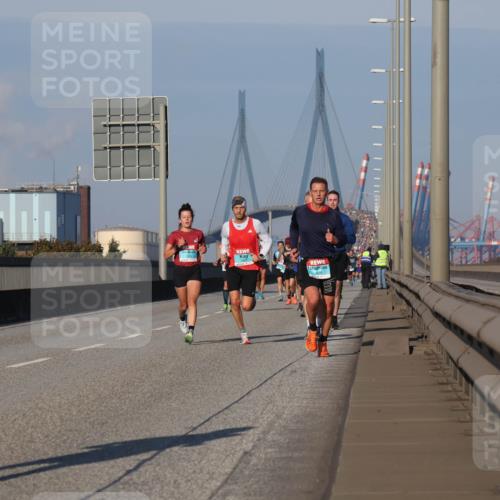 03.10.2025 - Köhlbrandbrückenlauf Luisa Fischer http://msf.ph/oto/9001241 03.10.2025 10:43:13 Position 3  meine-sportfotos.de