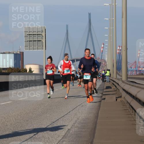 03.10.2025 - Köhlbrandbrückenlauf Luisa Fischer http://msf.ph/oto/9001243 03.10.2025 10:43:14 Position 3  meine-sportfotos.de
