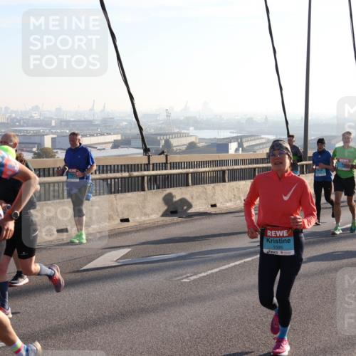03.10.2025 - Köhlbrandbrückenlauf Julia Fischer http://msf.ph/oto/9001247 03.10.2025 09:23:35 Position 1 1039, 1595 meine-sportfotos.de