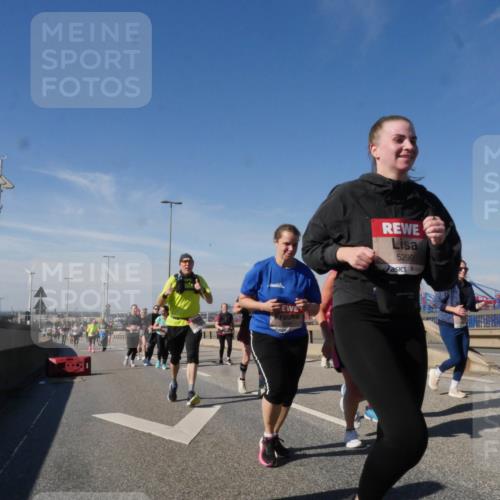 03.10.2025 - Köhlbrandbrückenlauf Matties Gatica Varas http://msf.ph/oto/9001248 03.10.2025 12:54:27 Position 2 5290 meine-sportfotos.de