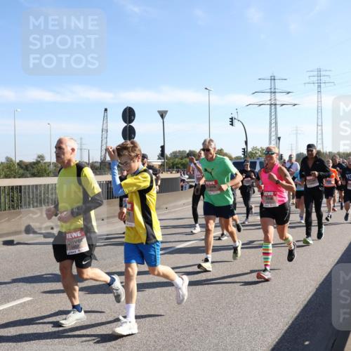 03.10.2025 - Köhlbrandbrückenlauf Julia Fischer http://msf.ph/oto/9001250 03.10.2025 12:17:08 Position 3 5801 meine-sportfotos.de