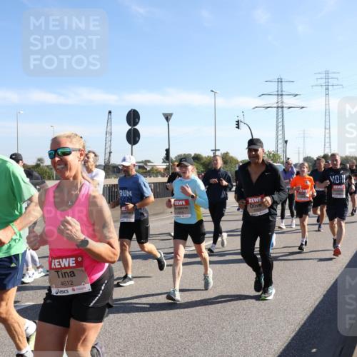 03.10.2025 - Köhlbrandbrückenlauf Julia Fischer http://msf.ph/oto/9001261 03.10.2025 12:17:09 Position 3 6001, 4612, 0, 4314 meine-sportfotos.de