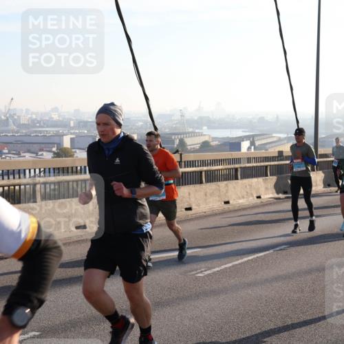 03.10.2025 - Köhlbrandbrückenlauf Julia Fischer http://msf.ph/oto/9001271 03.10.2025 09:23:40 Position 1 1294 meine-sportfotos.de