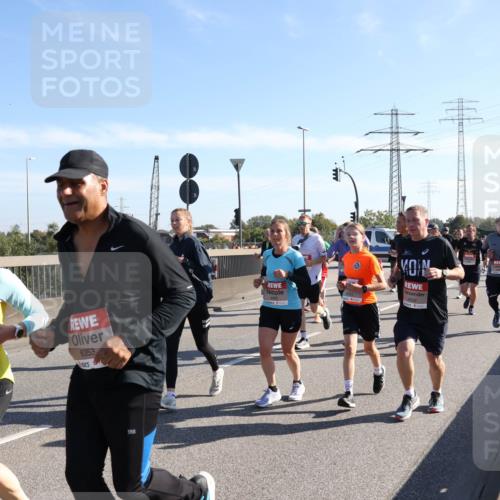 03.10.2025 - Köhlbrandbrückenlauf Julia Fischer http://msf.ph/oto/9001272 03.10.2025 12:17:10 Position 3 400, 4314, 6353, 4406 meine-sportfotos.de
