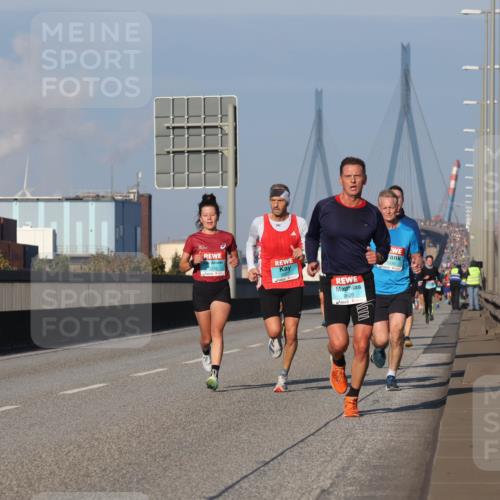 03.10.2025 - Köhlbrandbrückenlauf Luisa Fischer http://msf.ph/oto/9001274 03.10.2025 10:43:15 Position 3 3376, 3628, 1030 meine-sportfotos.de