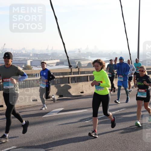 03.10.2025 - Köhlbrandbrückenlauf Julia Fischer http://msf.ph/oto/9001277 03.10.2025 09:23:42 Position 1 1245, 1312, 1092 meine-sportfotos.de