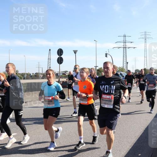 03.10.2025 - Köhlbrandbrückenlauf Julia Fischer http://msf.ph/oto/9001279 03.10.2025 12:17:11 Position 3 4402, 4406, 2 meine-sportfotos.de