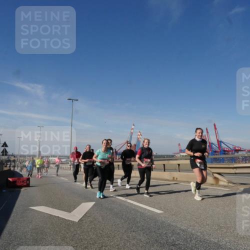 03.10.2025 - Köhlbrandbrückenlauf Matties Gatica Varas http://msf.ph/oto/9001287 03.10.2025 12:54:30 Position 2 18 meine-sportfotos.de