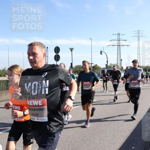 03.10.2025 - Köhlbrandbrückenlauf Julia Fischer http://msf.ph/oto/9001289 03.10.2025 12:17:11 Position 3 4406, 6689 meine-sportfotos.de