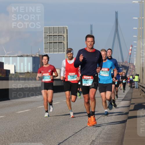 03.10.2025 - Köhlbrandbrückenlauf Luisa Fischer http://msf.ph/oto/9001291 03.10.2025 10:43:17 Position 3 3376, 3527, 628, 1030 meine-sportfotos.de