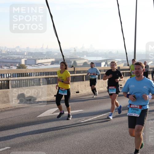 03.10.2025 - Köhlbrandbrückenlauf Julia Fischer http://msf.ph/oto/9001293 03.10.2025 09:23:47 Position 1 2732 meine-sportfotos.de