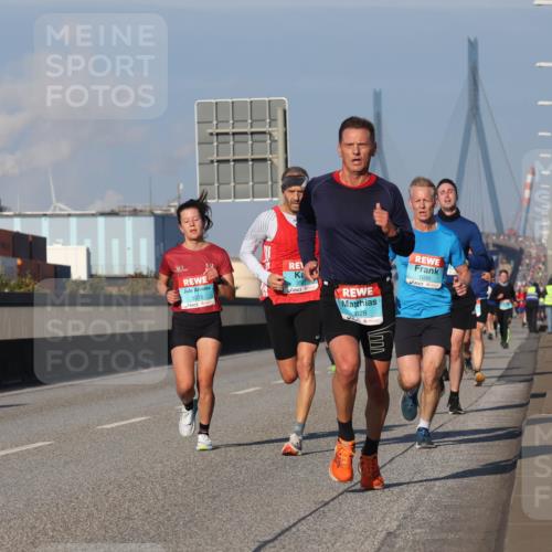 03.10.2025 - Köhlbrandbrückenlauf Luisa Fischer http://msf.ph/oto/9001297 03.10.2025 10:43:17 Position 3 3376, 1030, 3628 meine-sportfotos.de