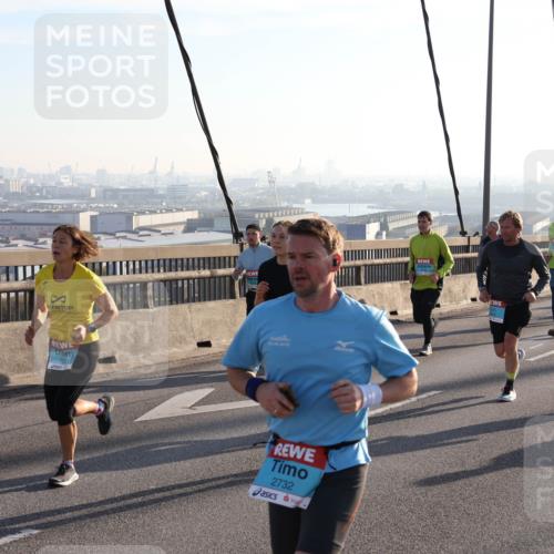 03.10.2025 - Köhlbrandbrückenlauf Julia Fischer http://msf.ph/oto/9001300 03.10.2025 09:23:48 Position 1 3333, 01, 30, 2015, 2732 meine-sportfotos.de
