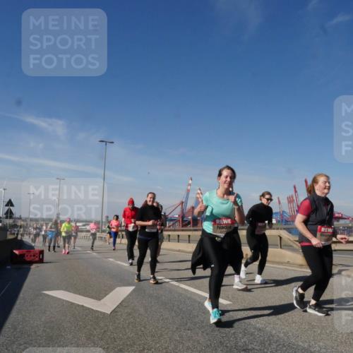 03.10.2025 - Köhlbrandbrückenlauf Matties Gatica Varas http://msf.ph/oto/9001302 03.10.2025 12:54:31 Position 2 5778, 18 meine-sportfotos.de