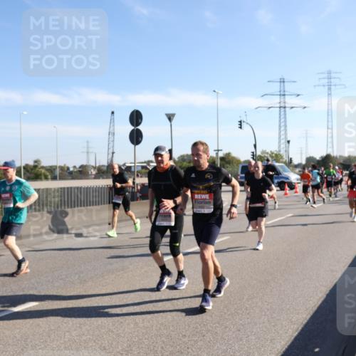 03.10.2025 - Köhlbrandbrückenlauf Julia Fischer http://msf.ph/oto/9001304 03.10.2025 12:17:13 Position 3  meine-sportfotos.de