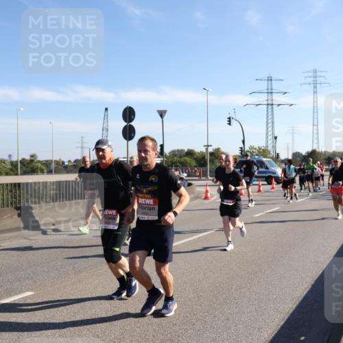 03.10.2025 - Köhlbrandbrückenlauf Julia Fischer http://msf.ph/oto/9001307 03.10.2025 12:17:13 Position 3 4431 meine-sportfotos.de