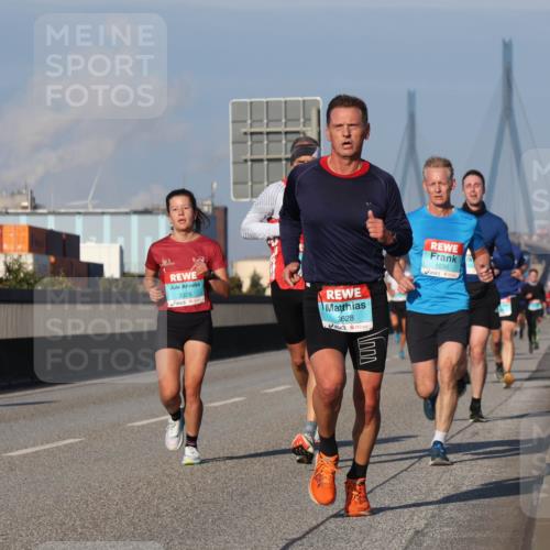 03.10.2025 - Köhlbrandbrückenlauf Luisa Fischer http://msf.ph/oto/9001309 03.10.2025 10:43:18 Position 3 3376, 3628, 1030 meine-sportfotos.de
